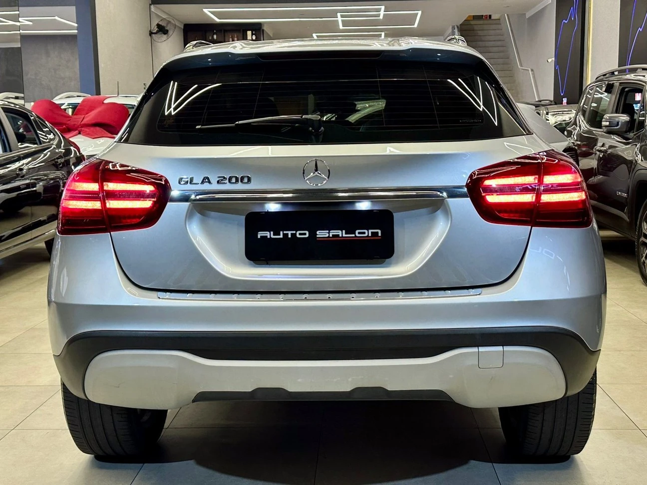 MERCEDES-BENZ GLA 200