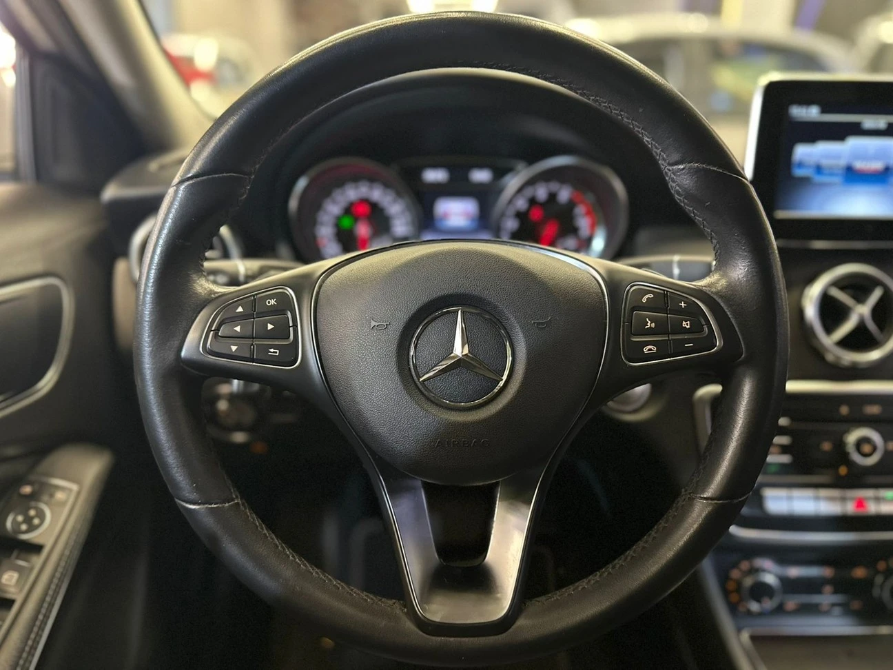 MERCEDES-BENZ GLA 200