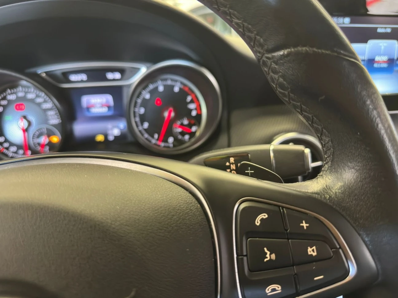 MERCEDES-BENZ GLA 200