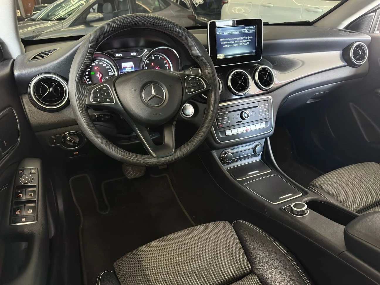 MERCEDES-BENZ CLA 180