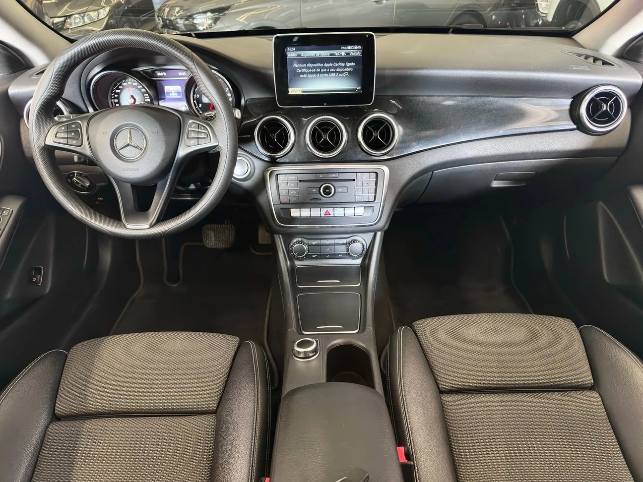 MERCEDES-BENZ CLA 180