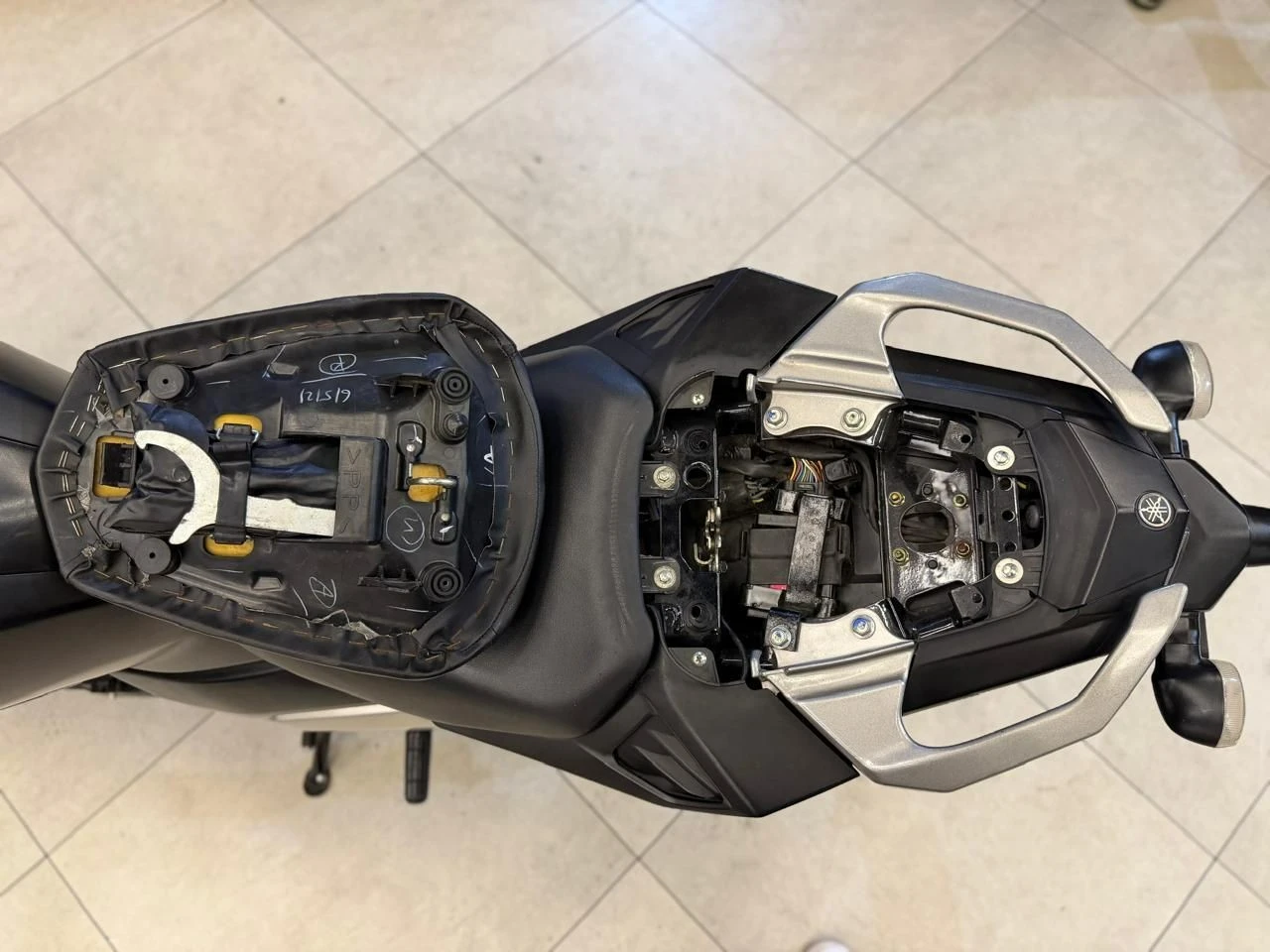 YAMAHA FZ25 FAZER ABS