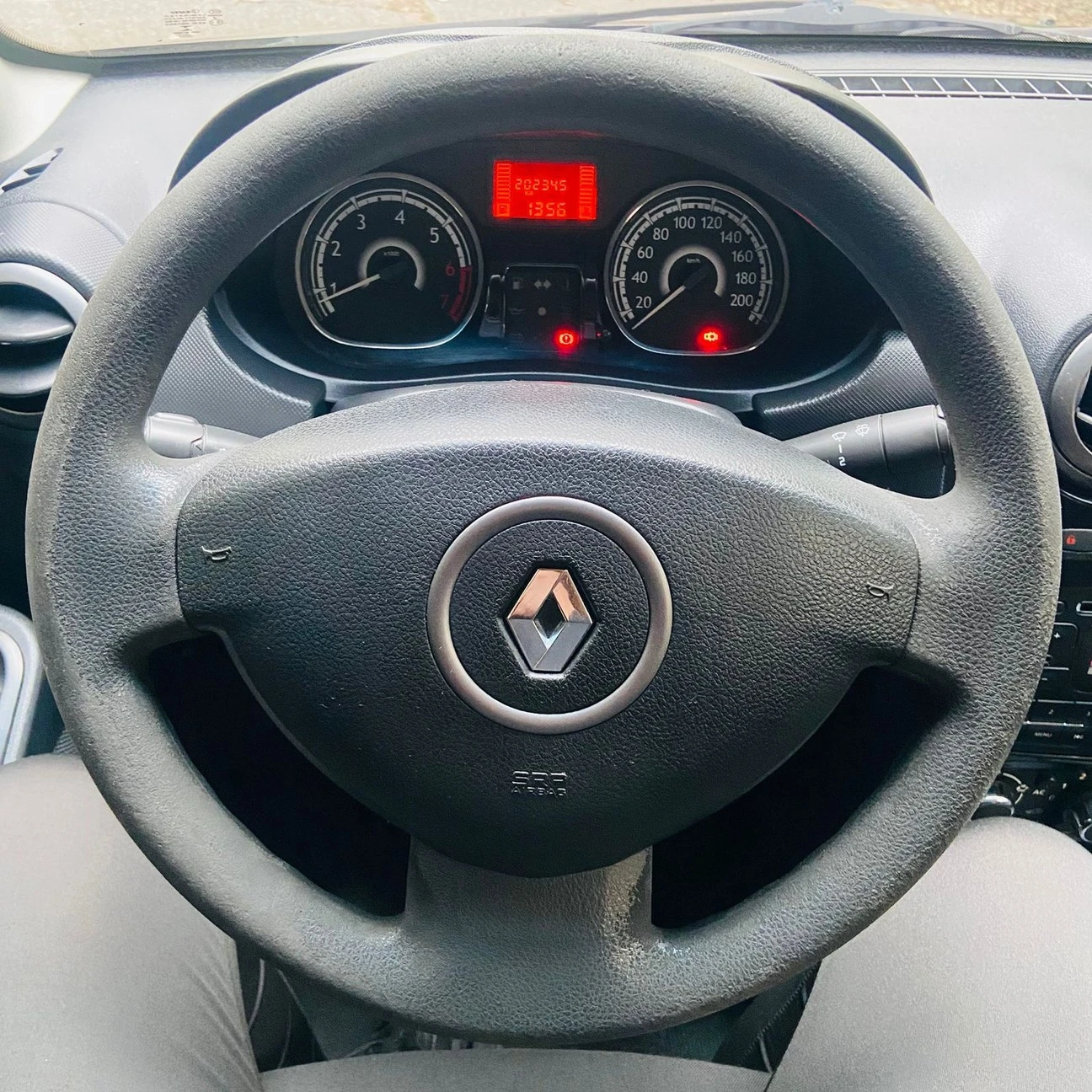 RENAULT SANDERO