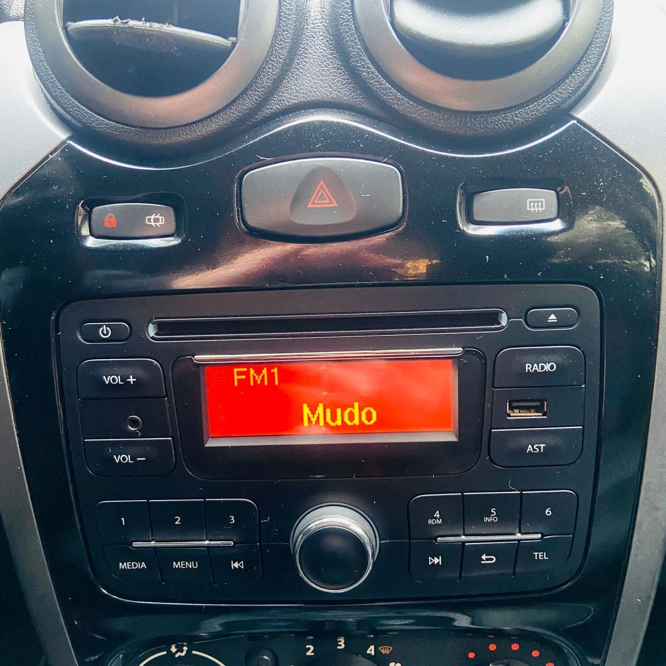 RENAULT SANDERO