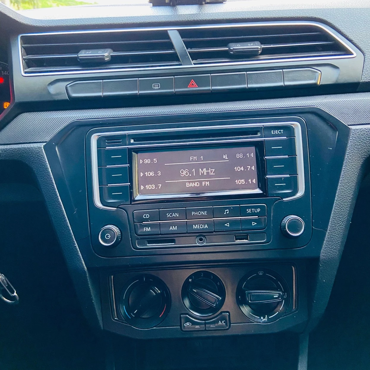 VOLKSWAGEN VOYAGE