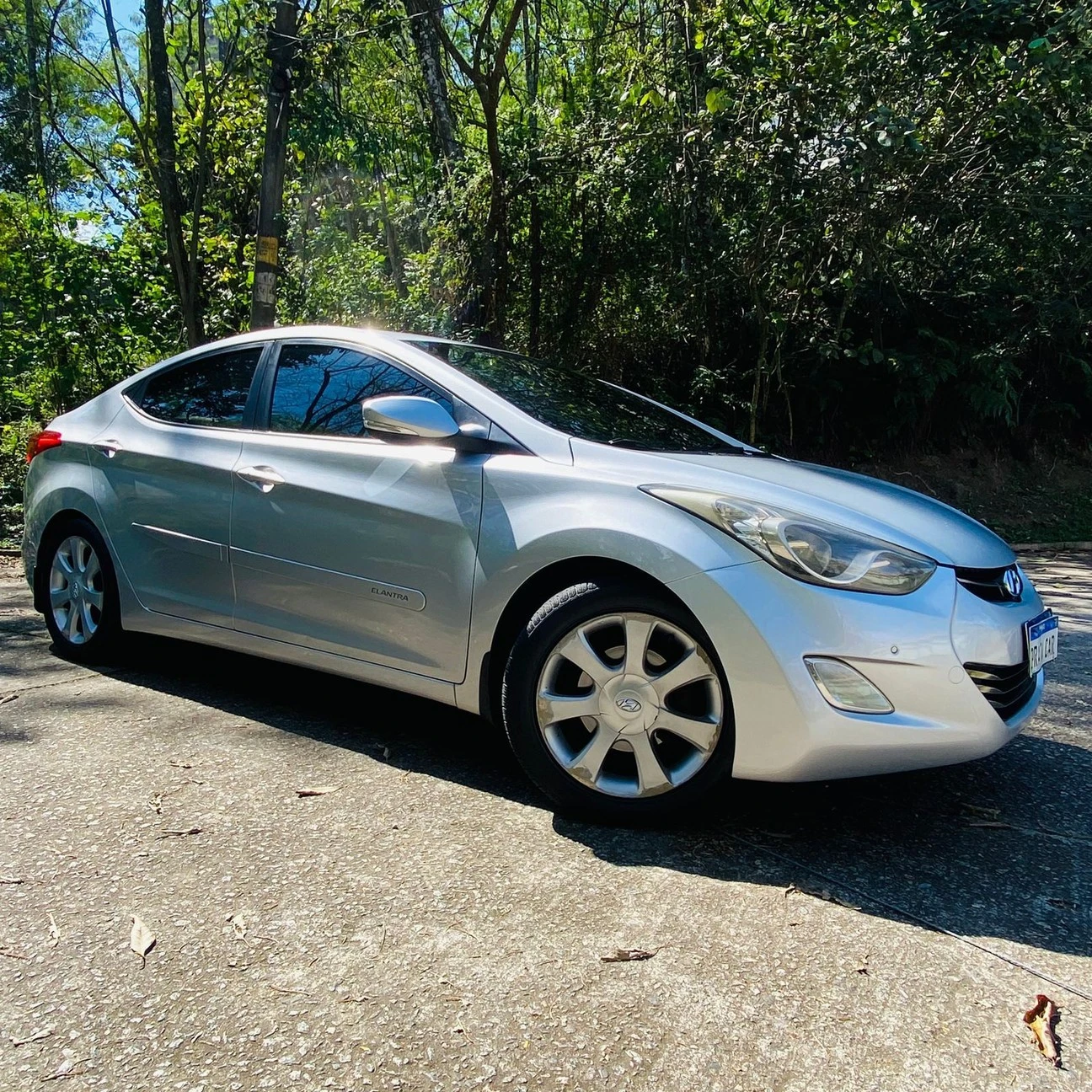 HYUNDAI ELANTRA
