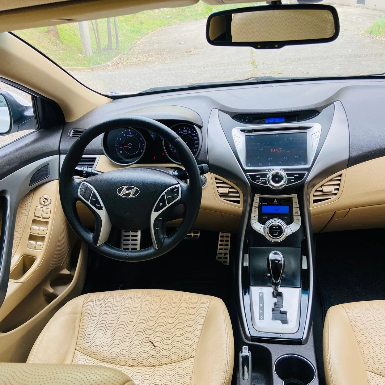 HYUNDAI ELANTRA