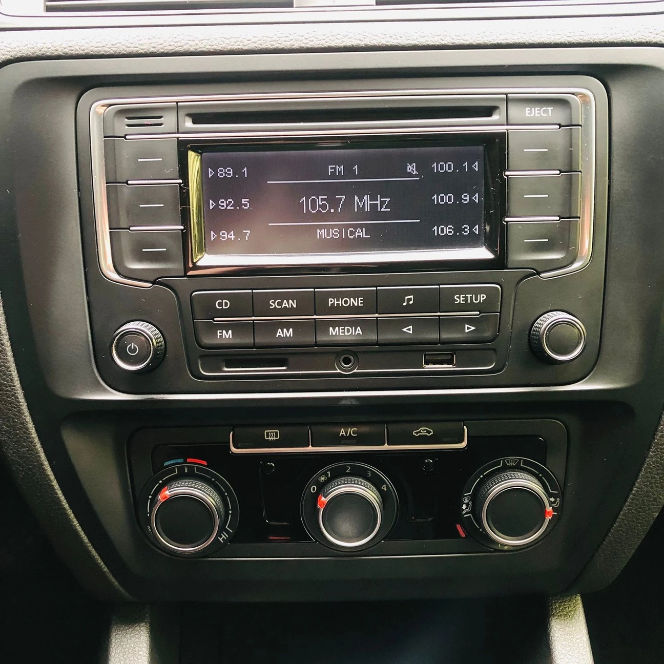 VOLKSWAGEN JETTA