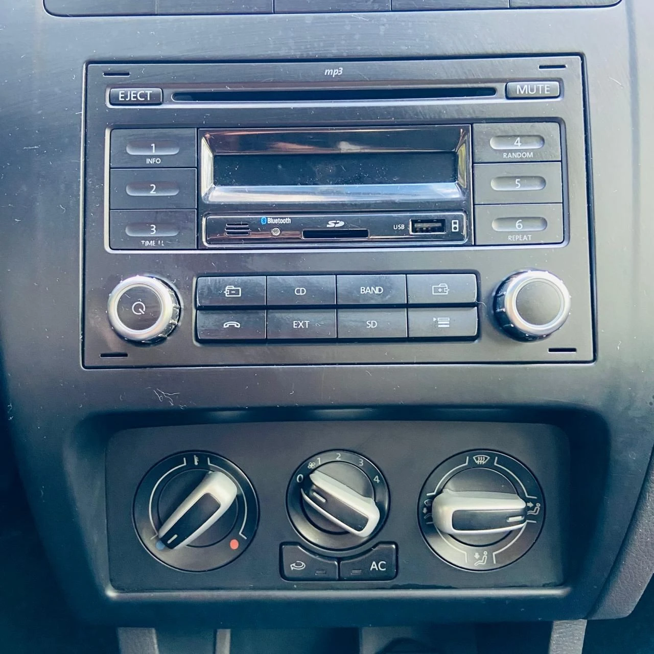 VOLKSWAGEN FOX