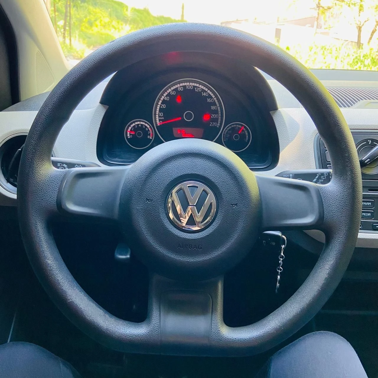 VOLKSWAGEN UP