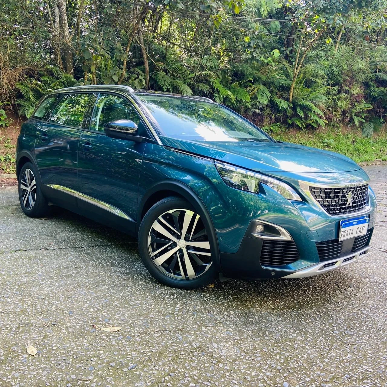 PEUGEOT 5008