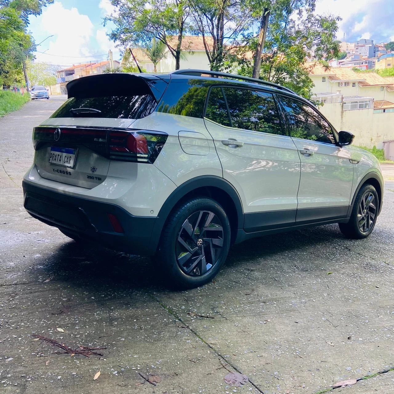 VOLKSWAGEN T-CROSS