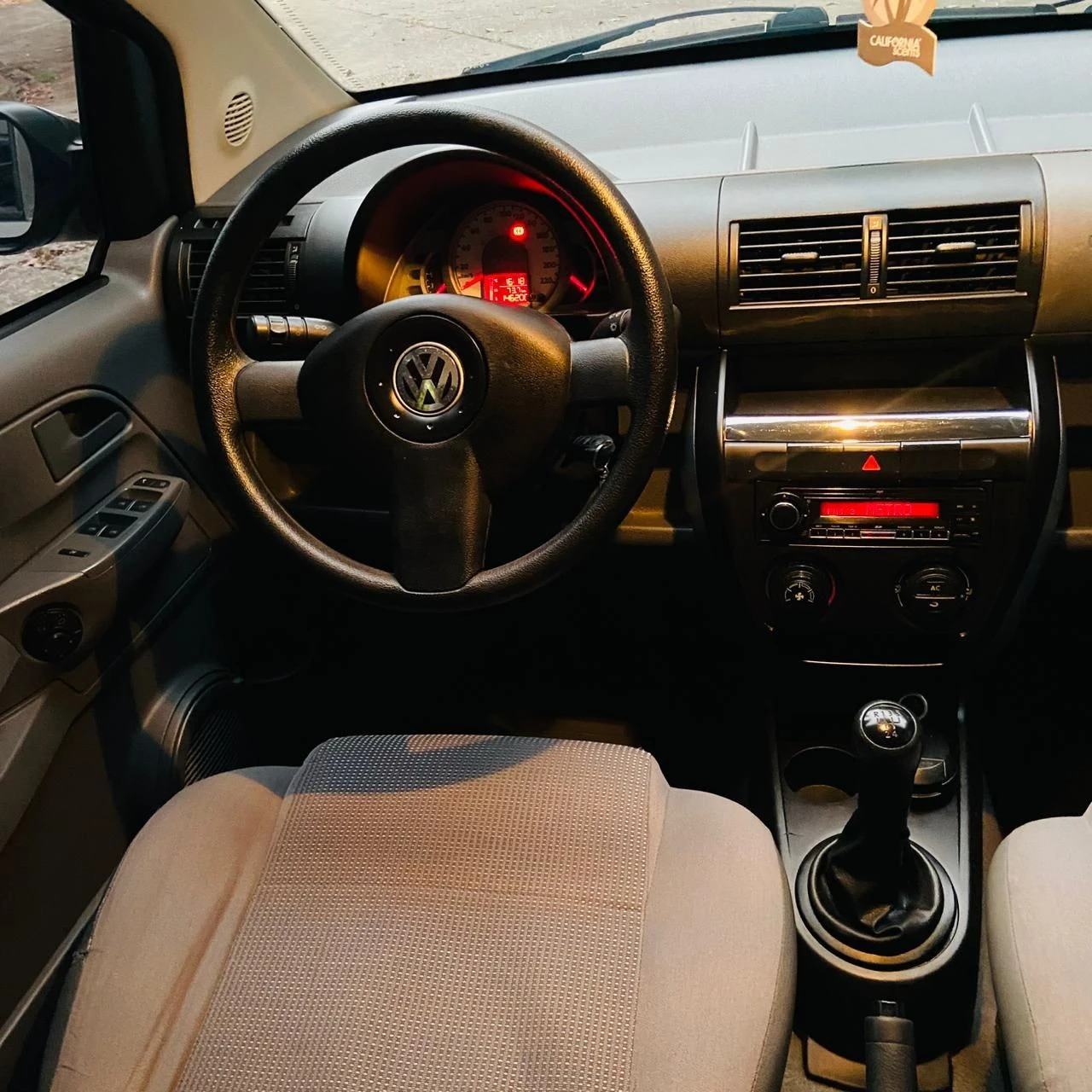 VOLKSWAGEN FOX