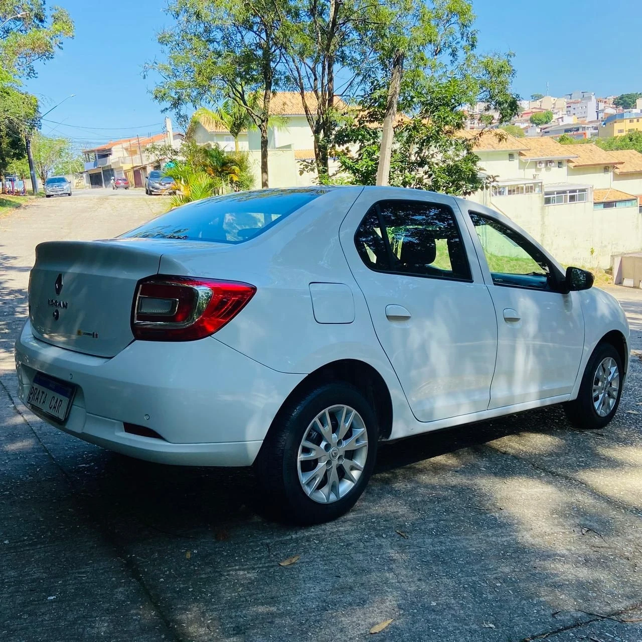RENAULT LOGAN