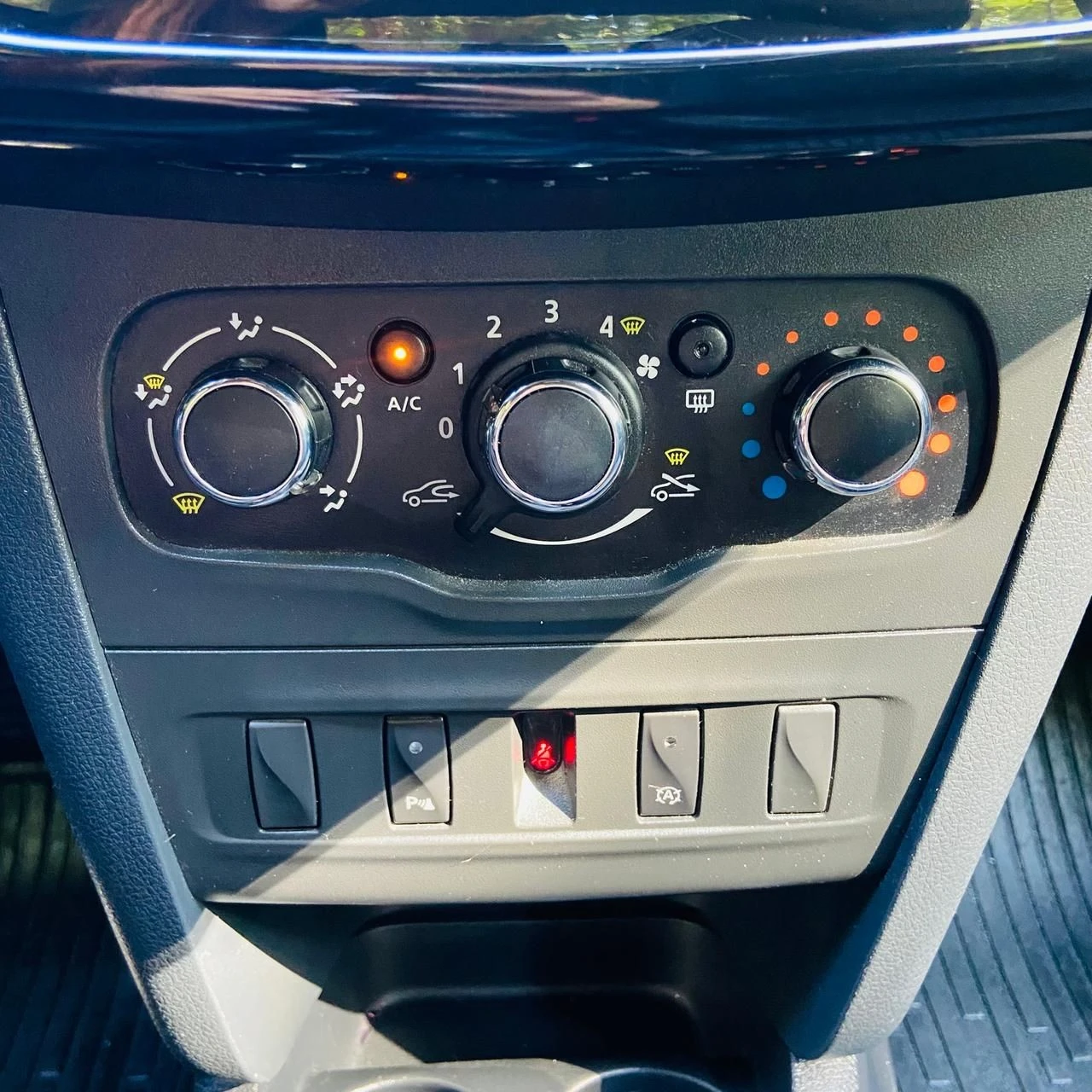 RENAULT LOGAN