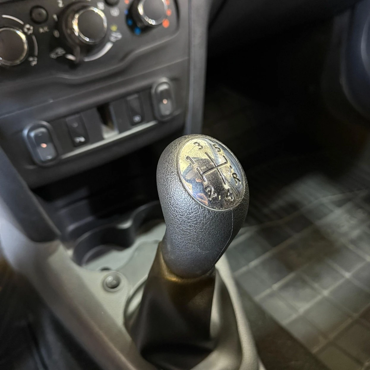 RENAULT SANDERO