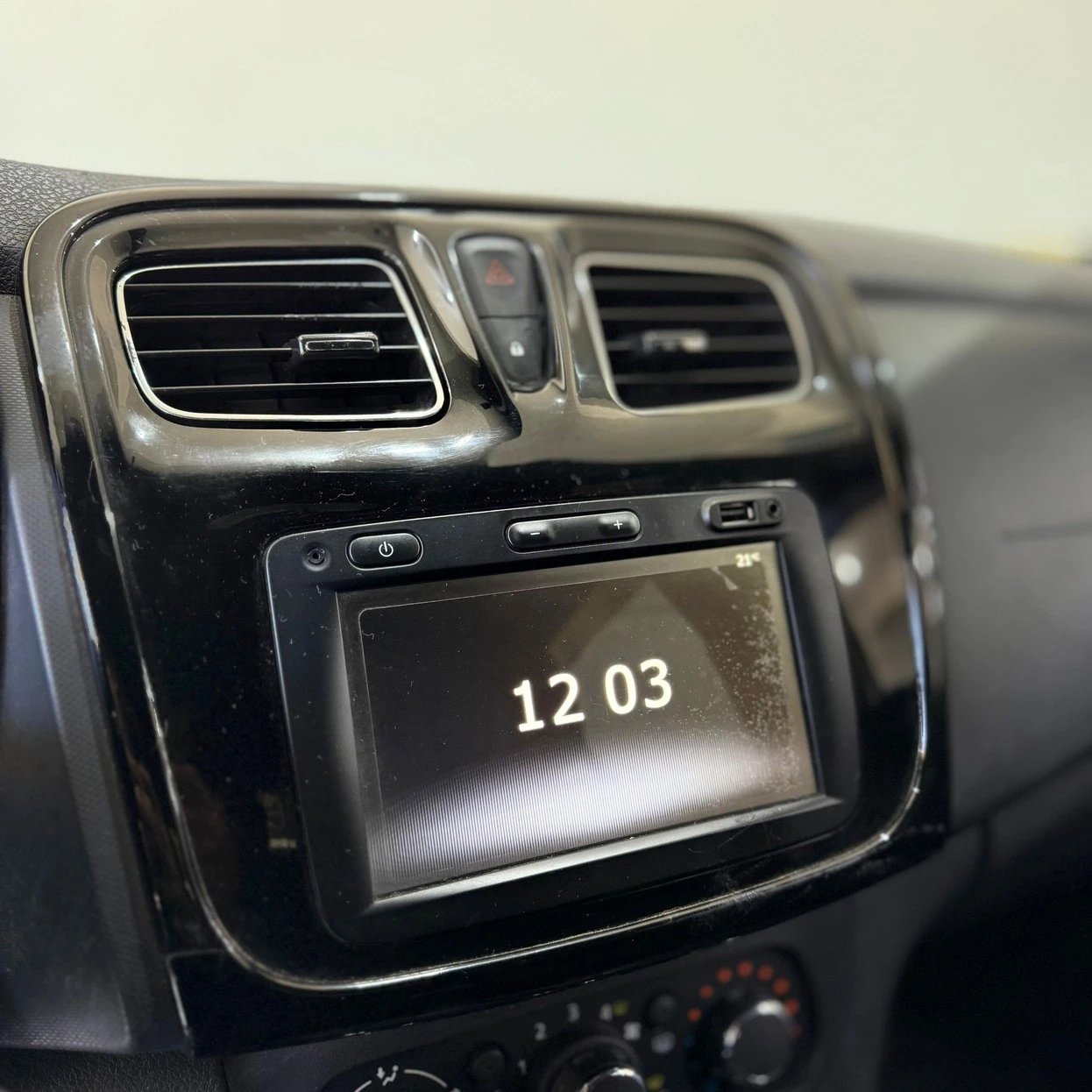 RENAULT SANDERO