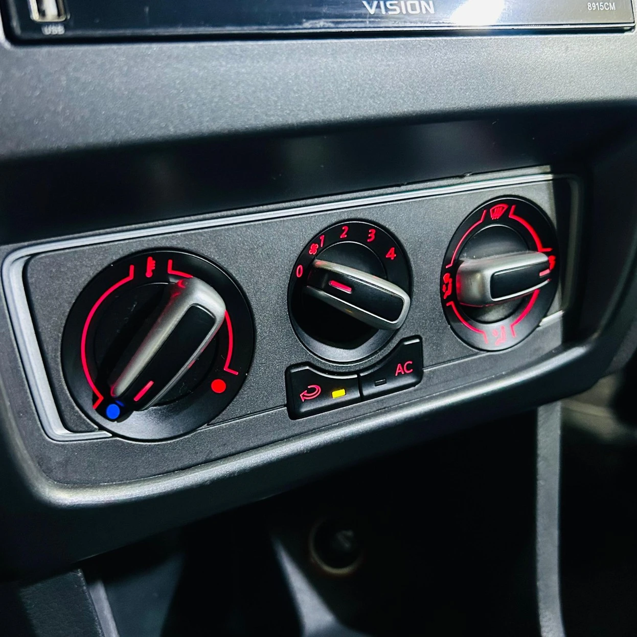VOLKSWAGEN FOX