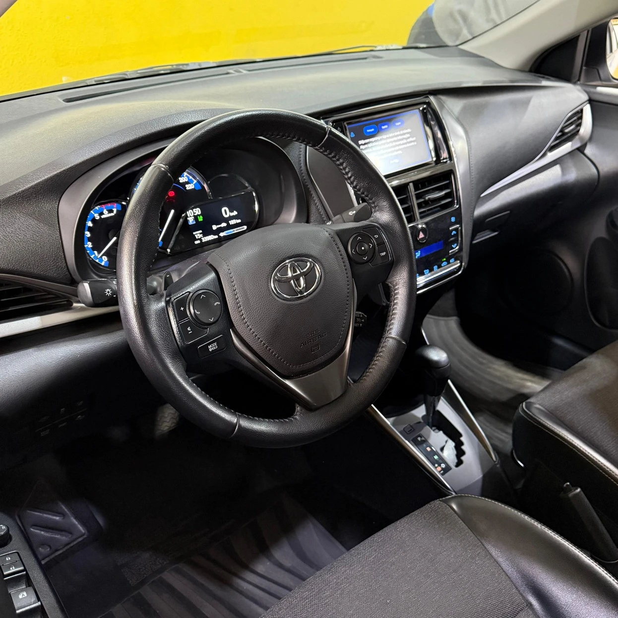 TOYOTA YARIS