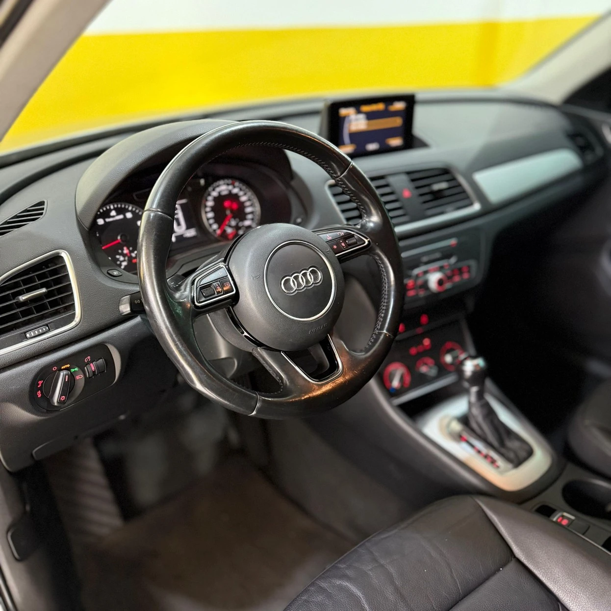 AUDI Q3