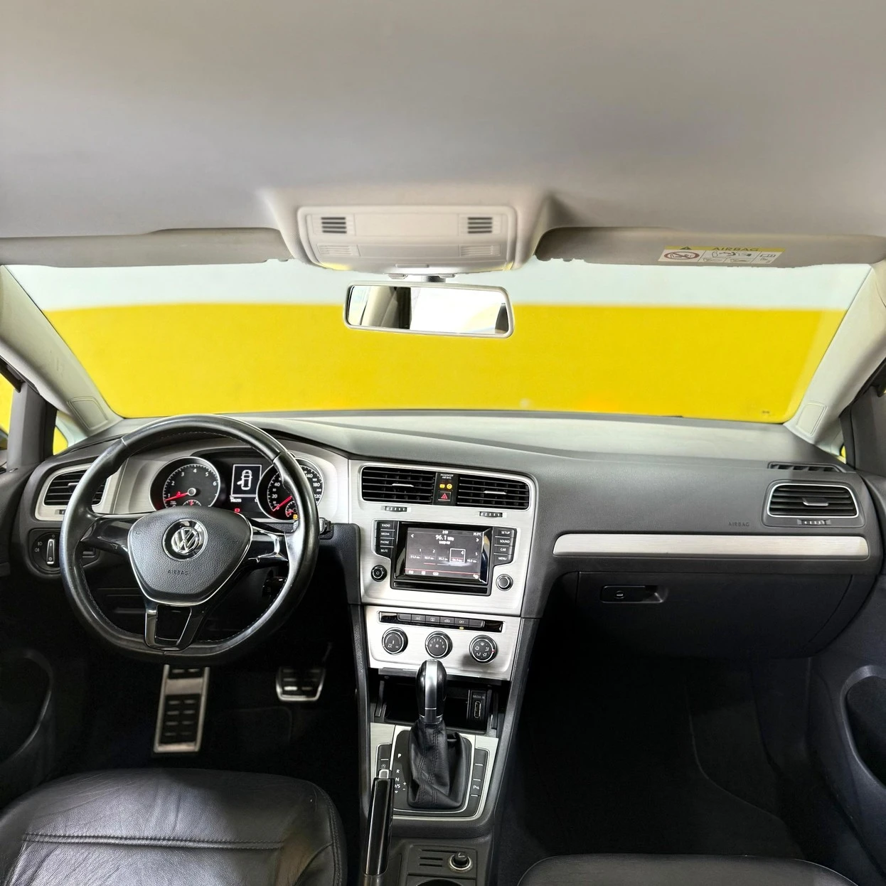 VOLKSWAGEN GOLF