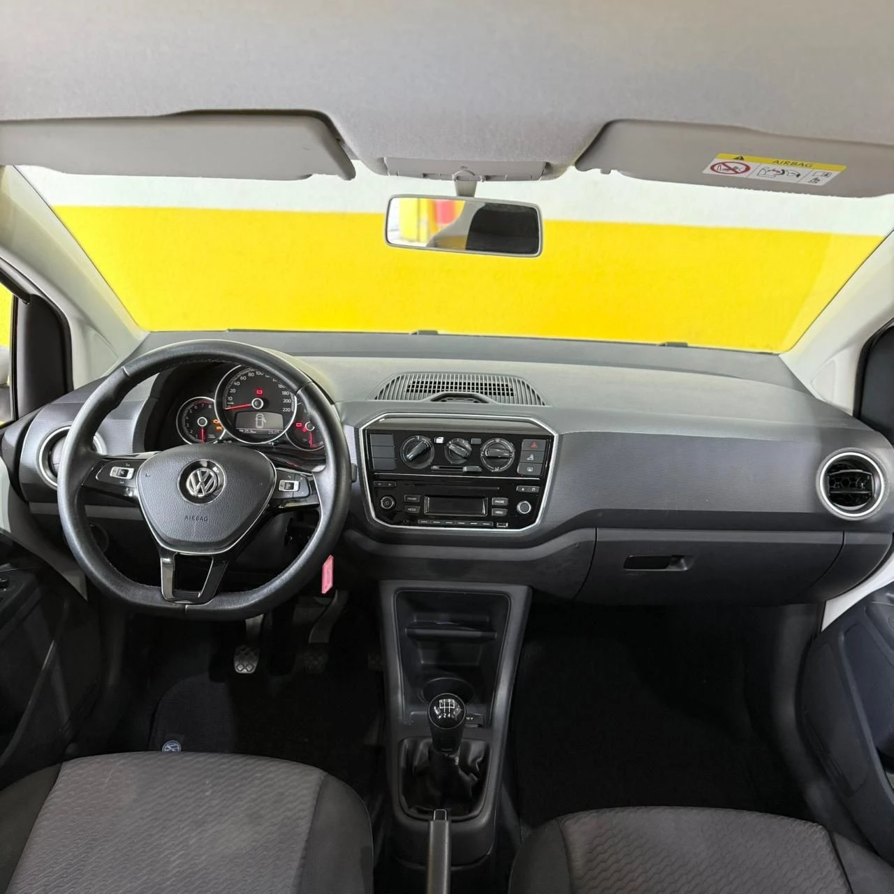 VOLKSWAGEN UP