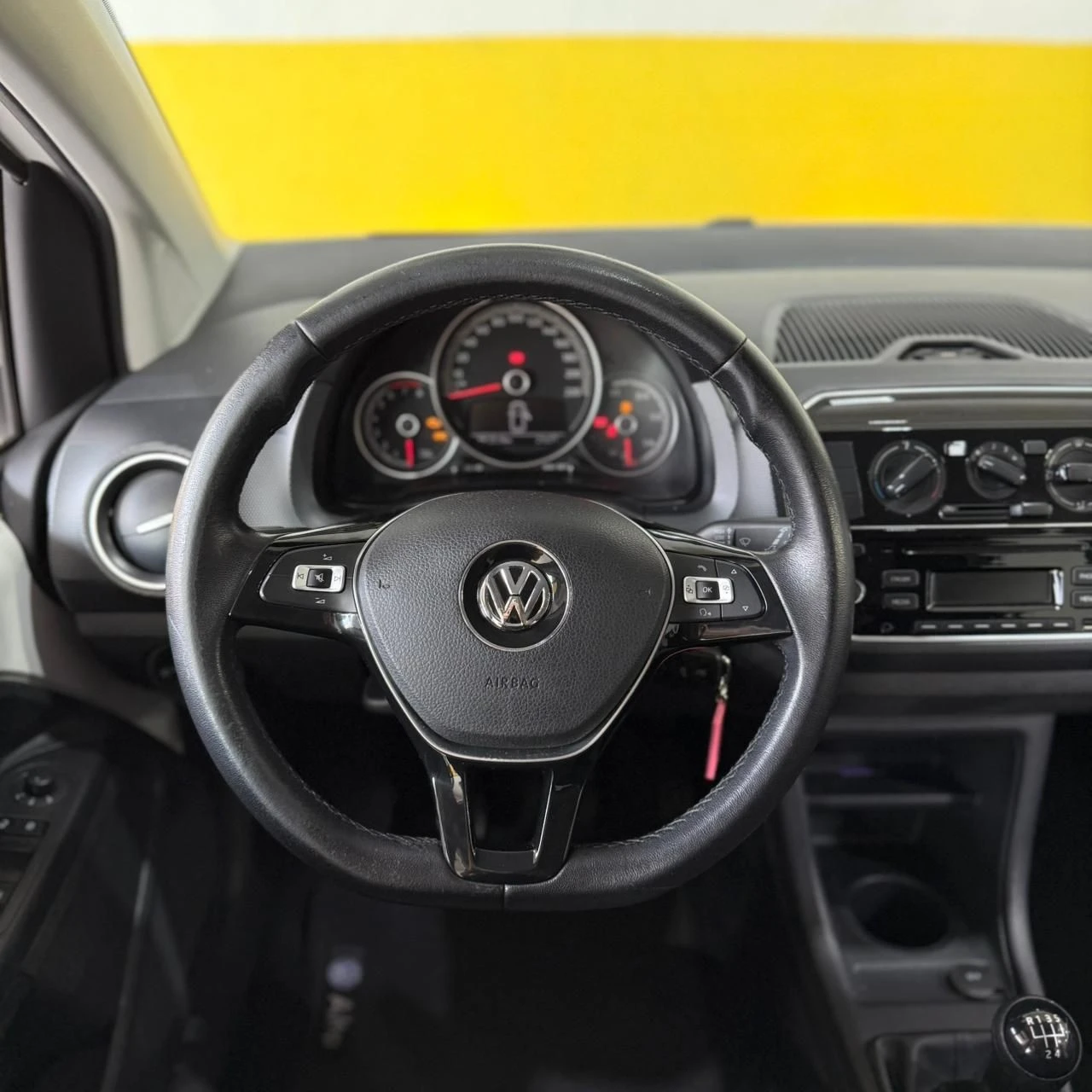 VOLKSWAGEN UP