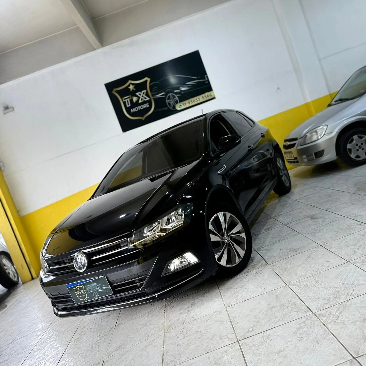 VOLKSWAGEN POLO