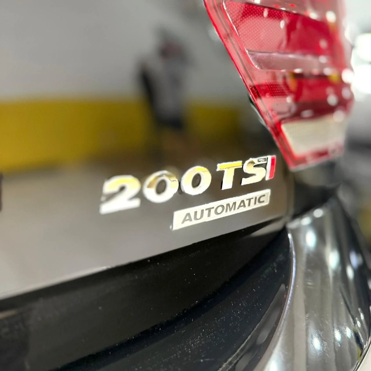VOLKSWAGEN POLO