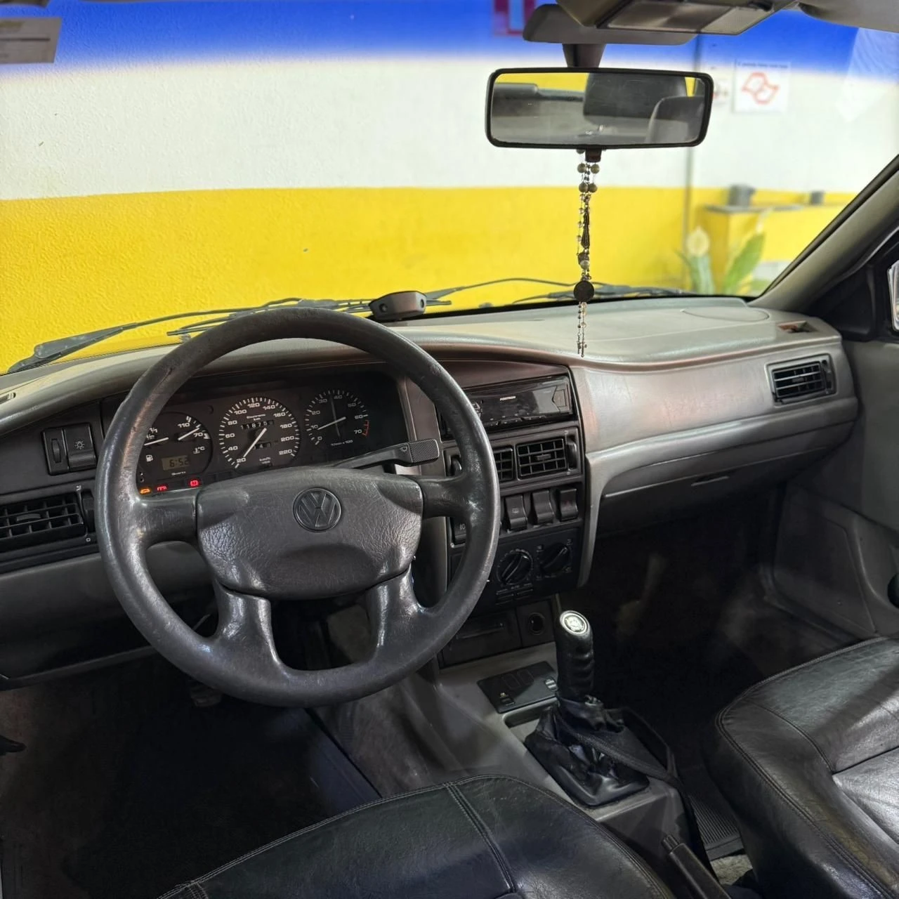 VOLKSWAGEN SANTANA