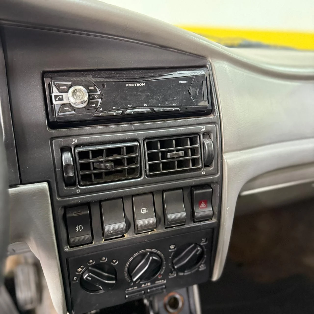 VOLKSWAGEN SANTANA