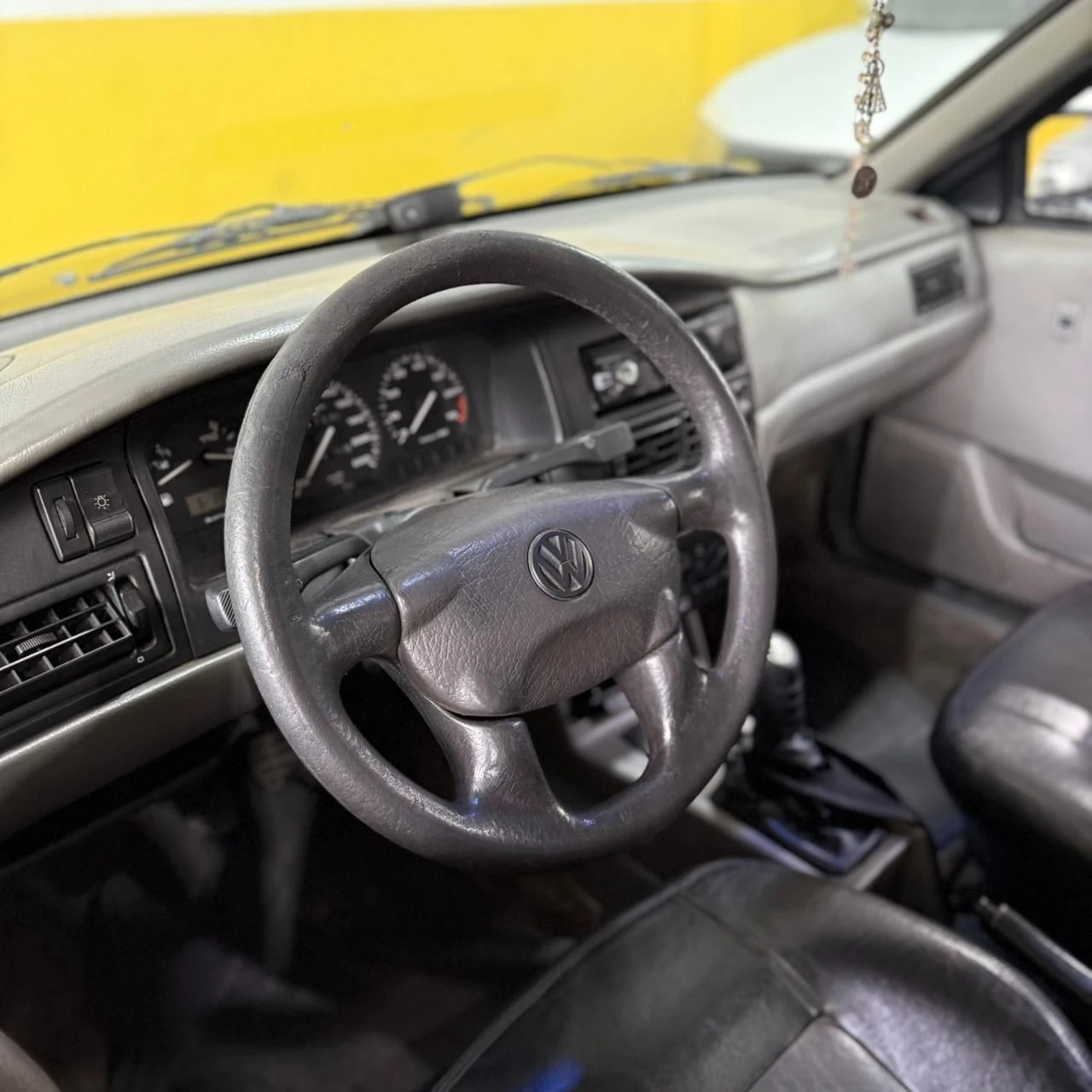 VOLKSWAGEN SANTANA