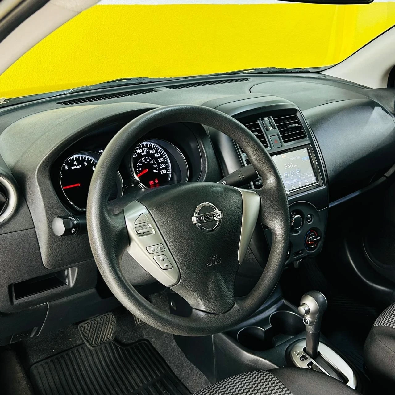 NISSAN VERSA