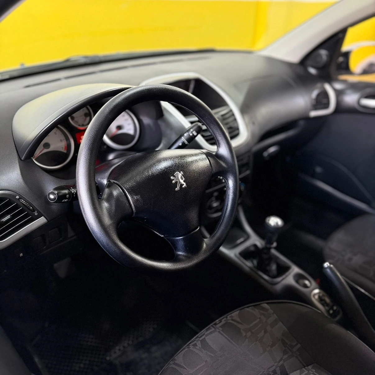 PEUGEOT 207