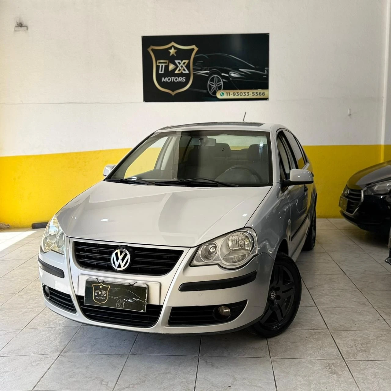 VOLKSWAGEN POLO SEDAN