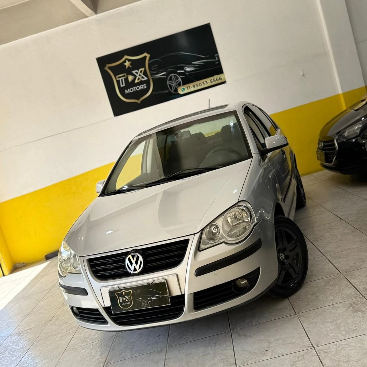 VOLKSWAGEN POLO SEDAN