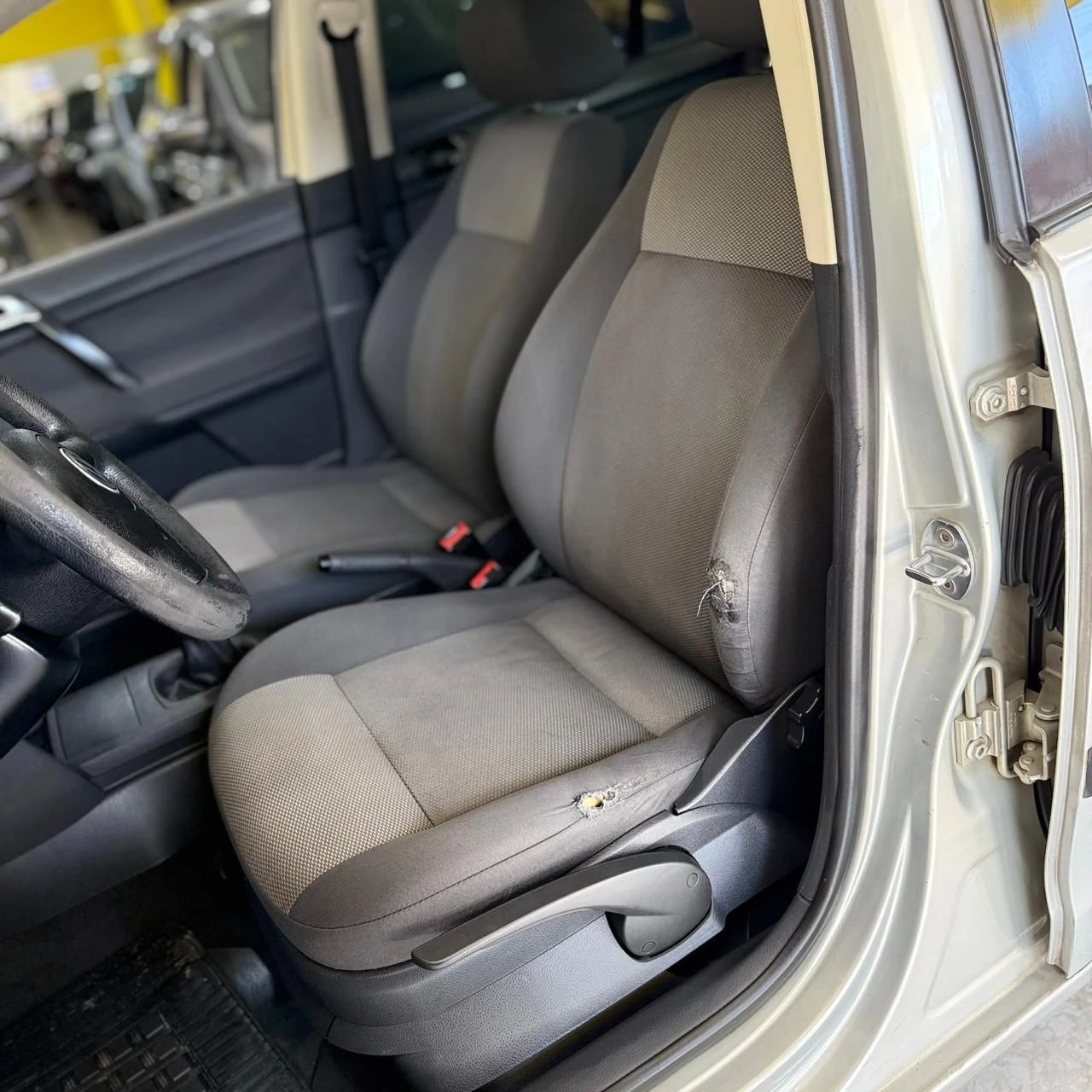 VOLKSWAGEN POLO SEDAN