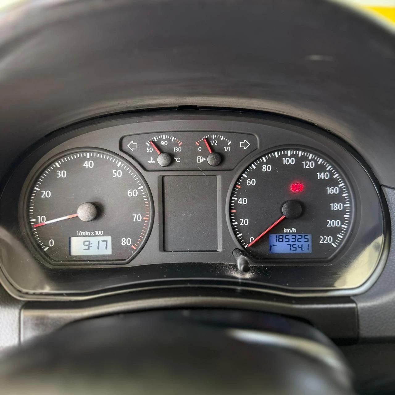 VOLKSWAGEN POLO SEDAN