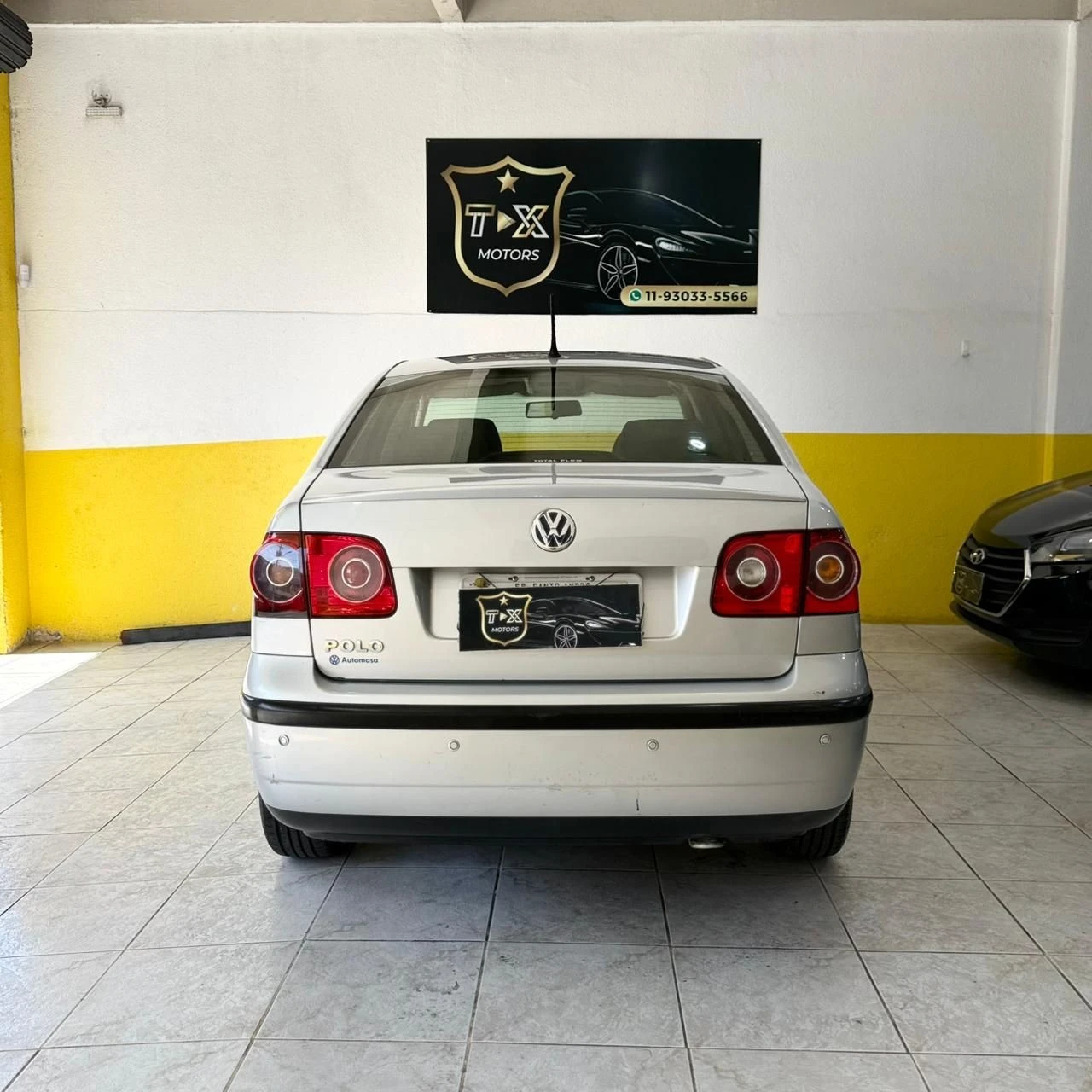 VOLKSWAGEN POLO SEDAN