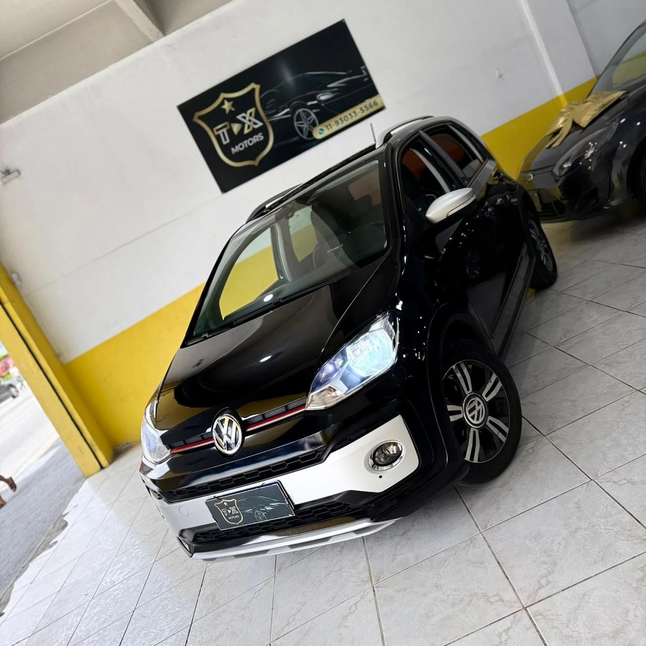 VOLKSWAGEN CROSS UP