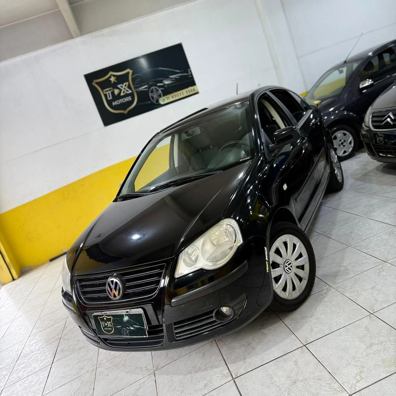 VOLKSWAGEN POLO SEDAN