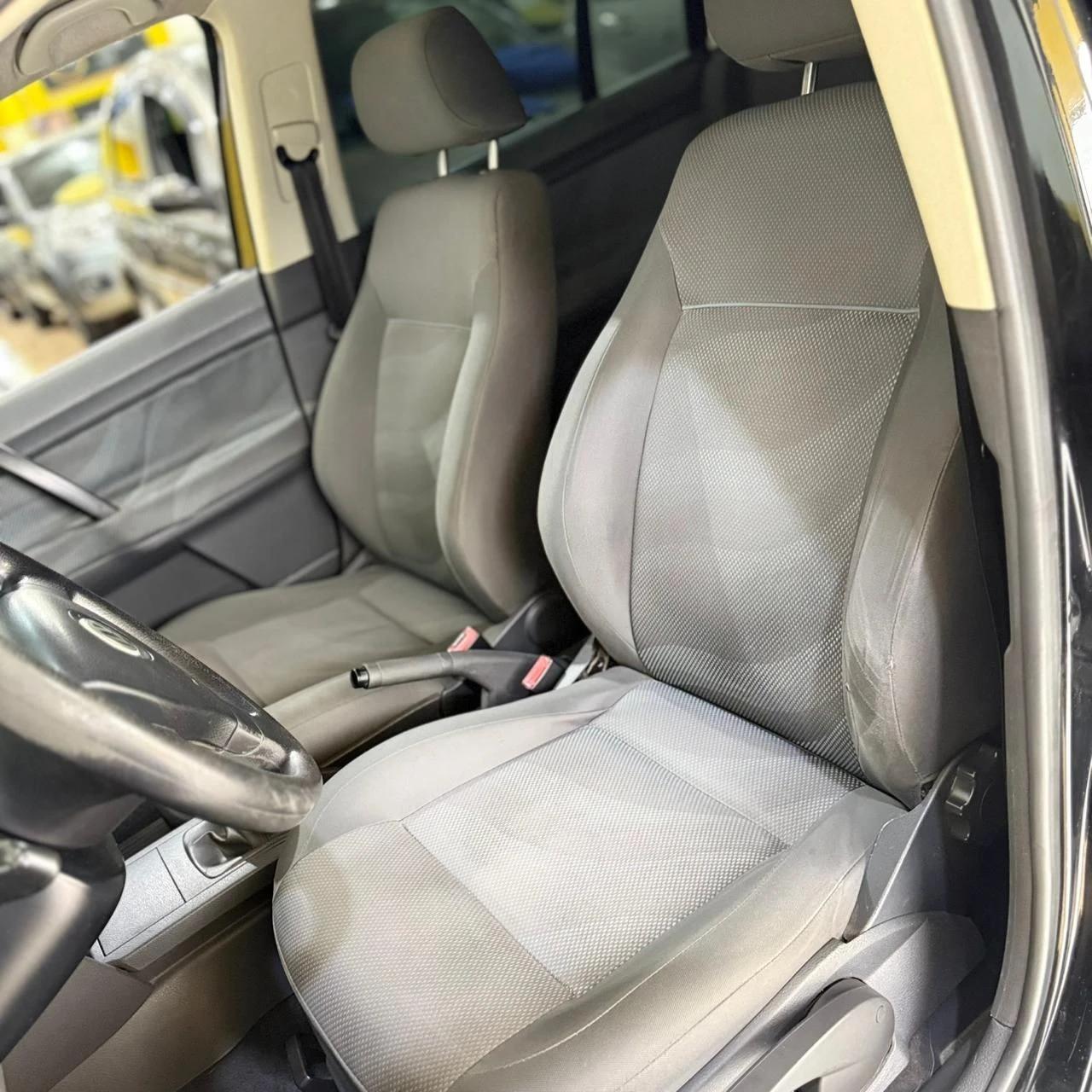 VOLKSWAGEN POLO SEDAN