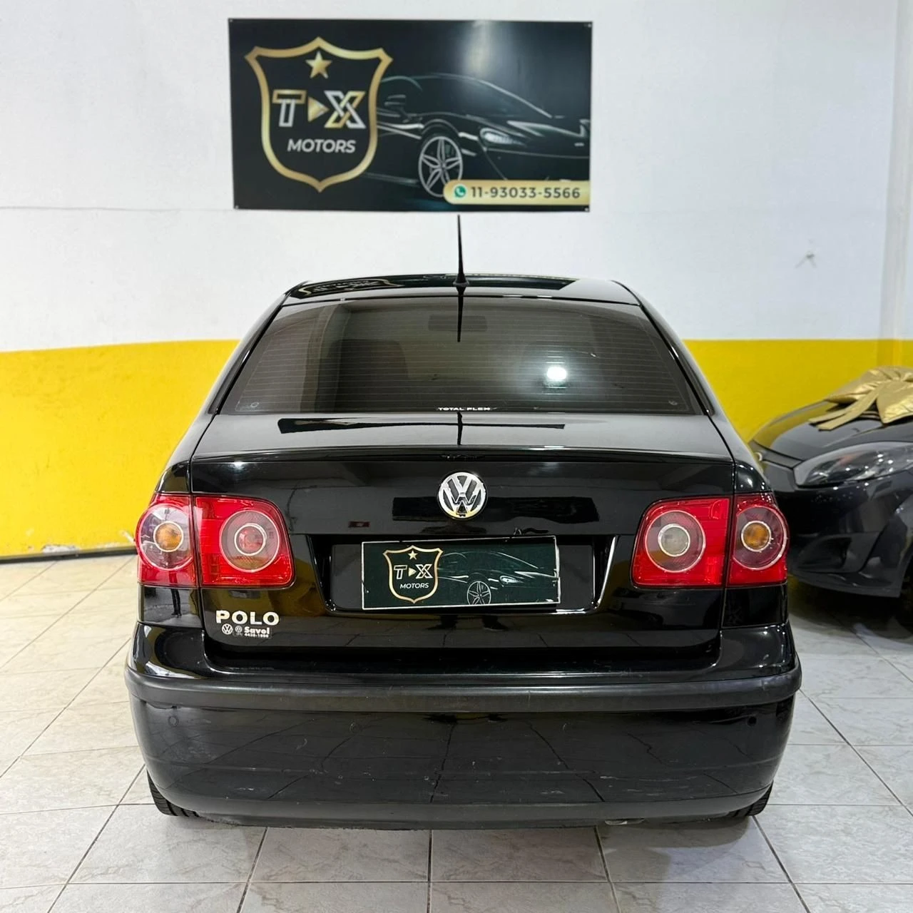 VOLKSWAGEN POLO SEDAN