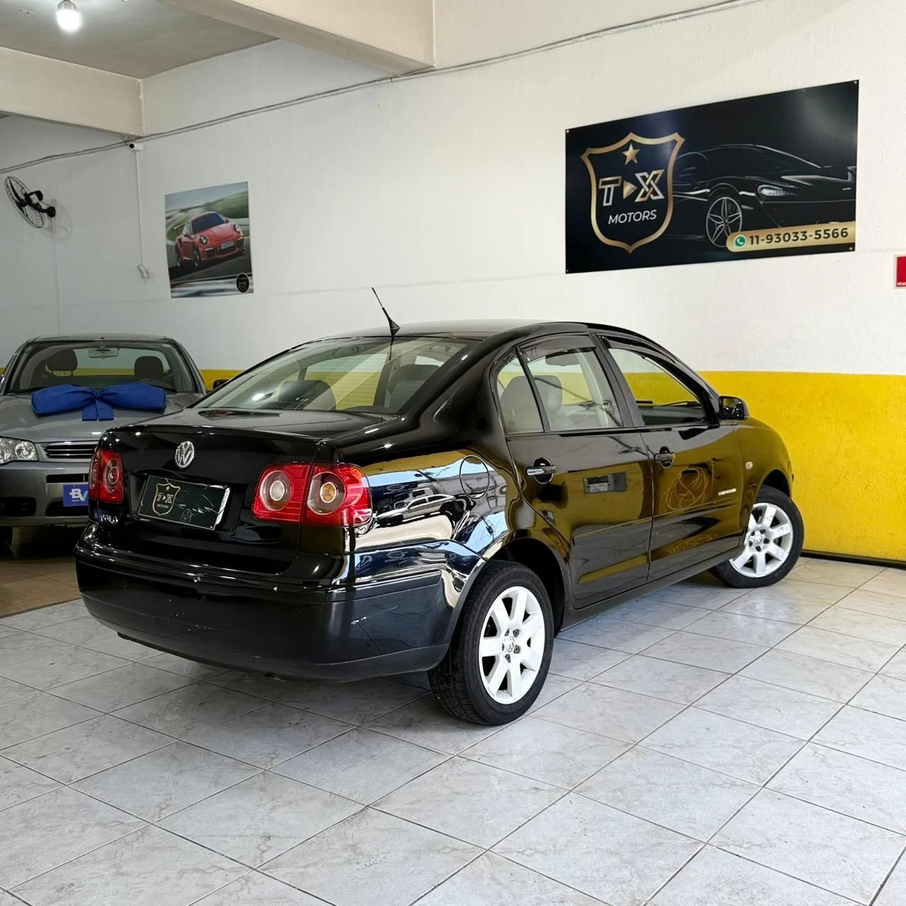 VOLKSWAGEN POLO SEDAN