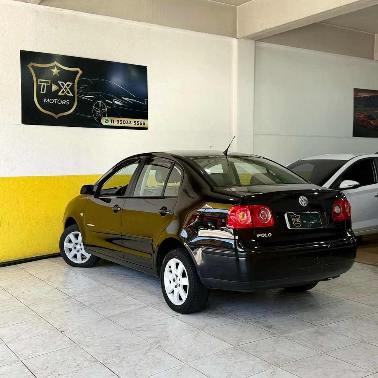 VOLKSWAGEN POLO SEDAN