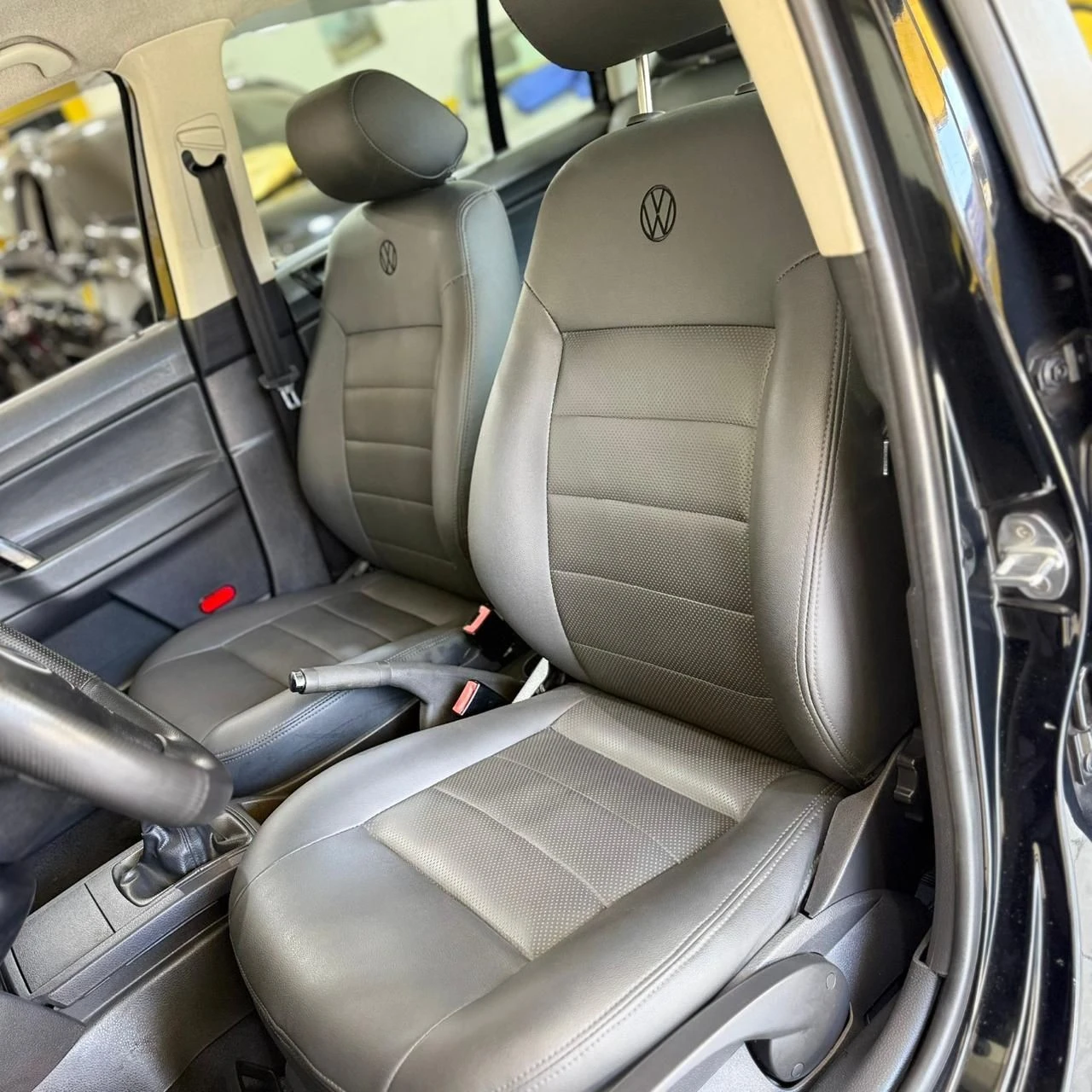 VOLKSWAGEN POLO SEDAN