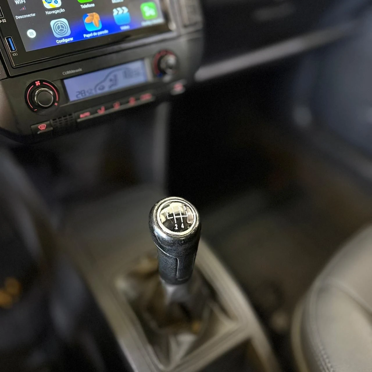 VOLKSWAGEN POLO SEDAN