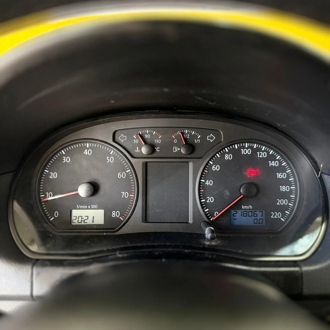 VOLKSWAGEN POLO SEDAN