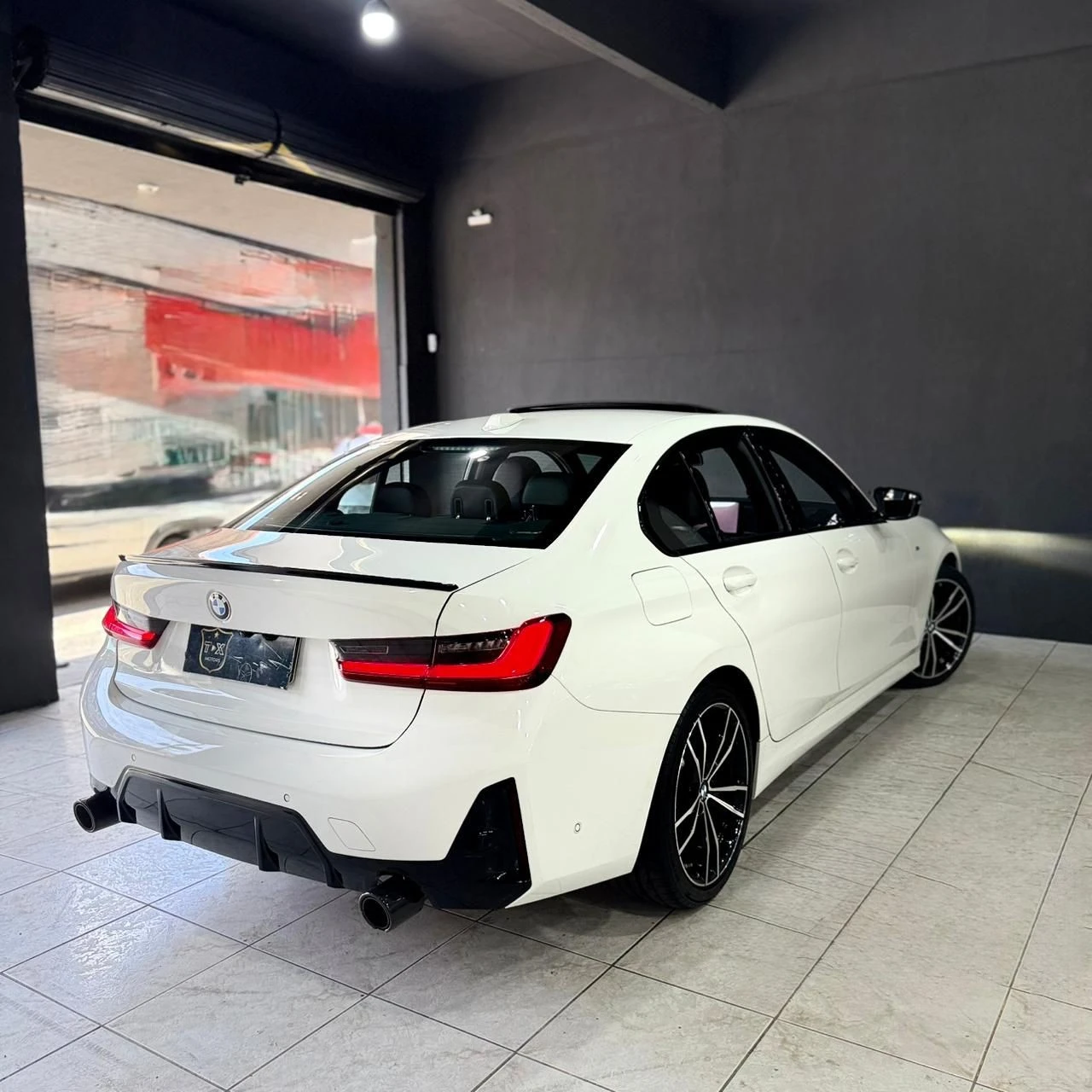 BMW 320i