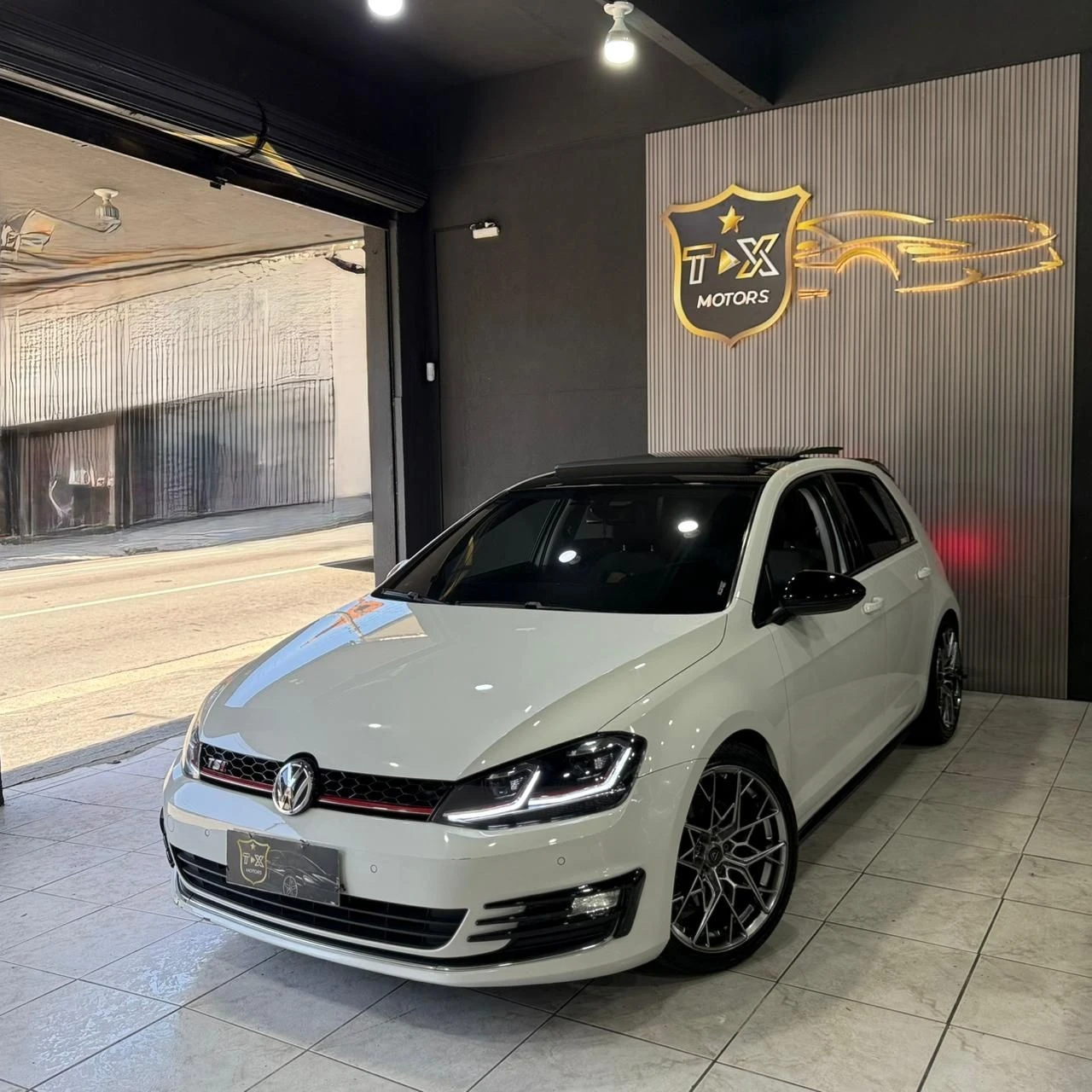 VOLKSWAGEN GOLF